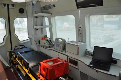 玉门市救护车内部
